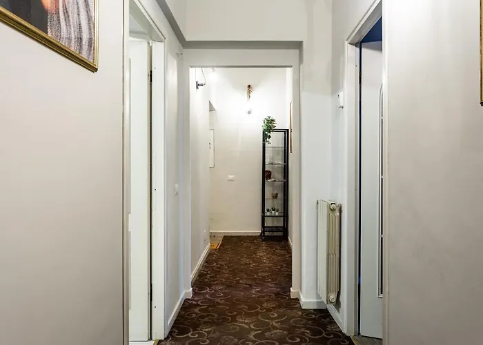 Art Deluxe - Vatican 3*